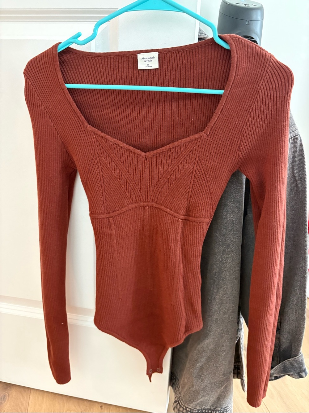 Abercrombie & Fitch Women's Rust Ribbed V-Neck Sweater Bodysuit
